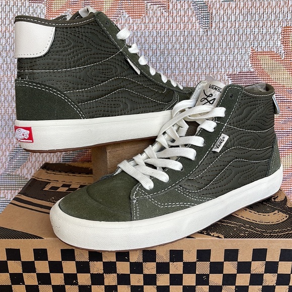 Vans Other - Vans Men’s The Lizzie
Quilted Grape Leaf
VN0A4BX150K
Sneakers